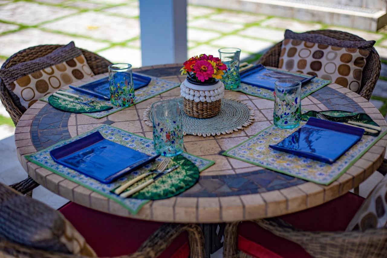 Wake In Paradise And Luxury Lebah Villas Villa *