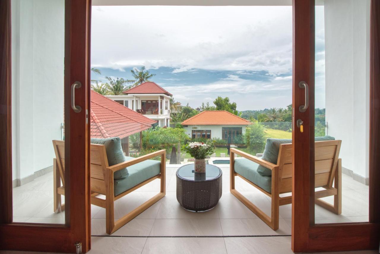 Wake In Paradise And Luxury Lebah Villas Ubud (Bali)